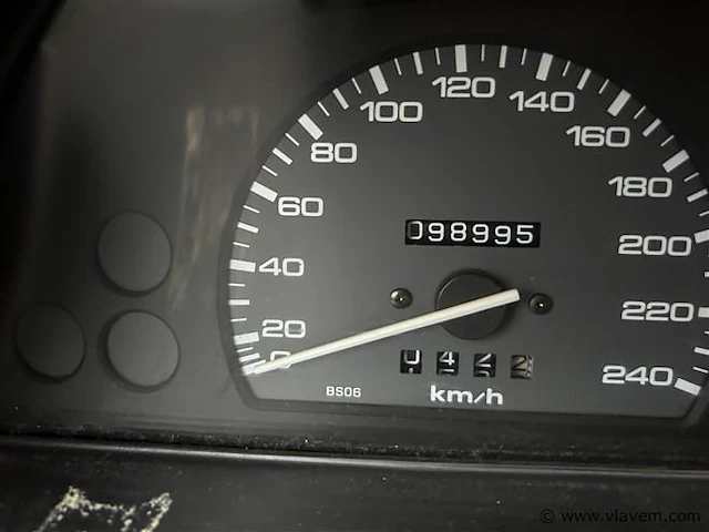 Personenauto - afbeelding 8 van  8
