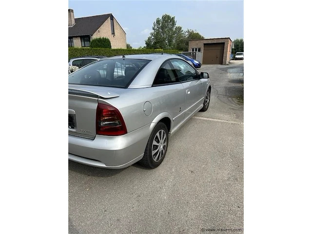 Personenauto - afbeelding 3 van  8