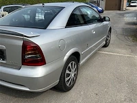 Personenauto - afbeelding 3 van  8