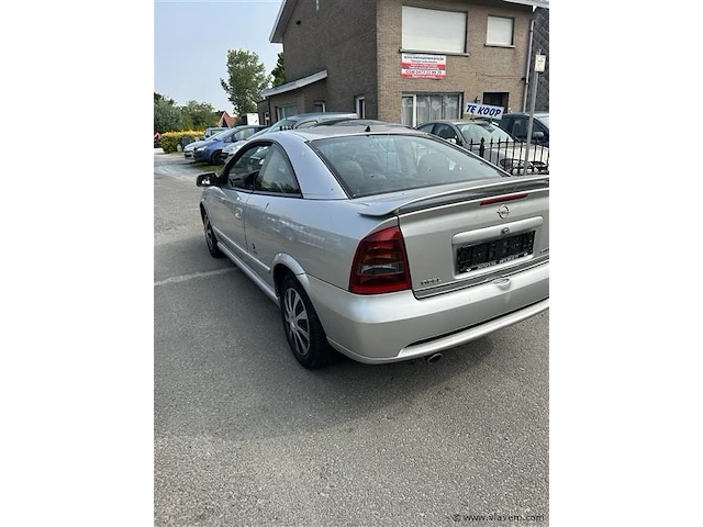 Personenauto - afbeelding 4 van  8