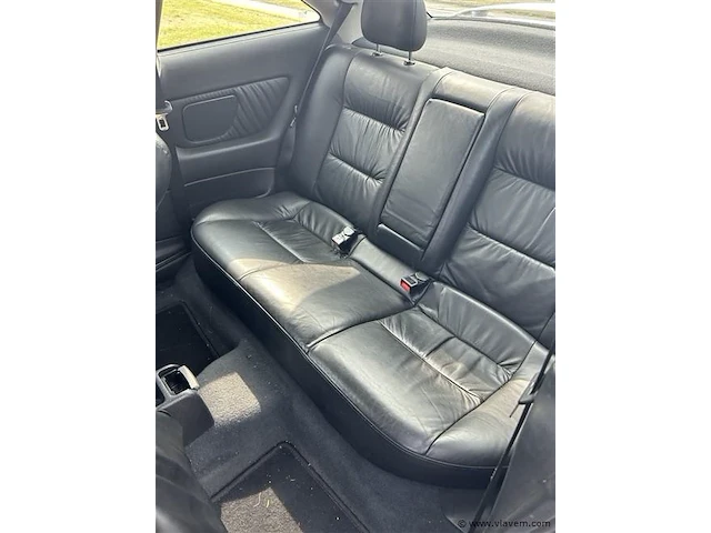 Personenauto - afbeelding 5 van  8