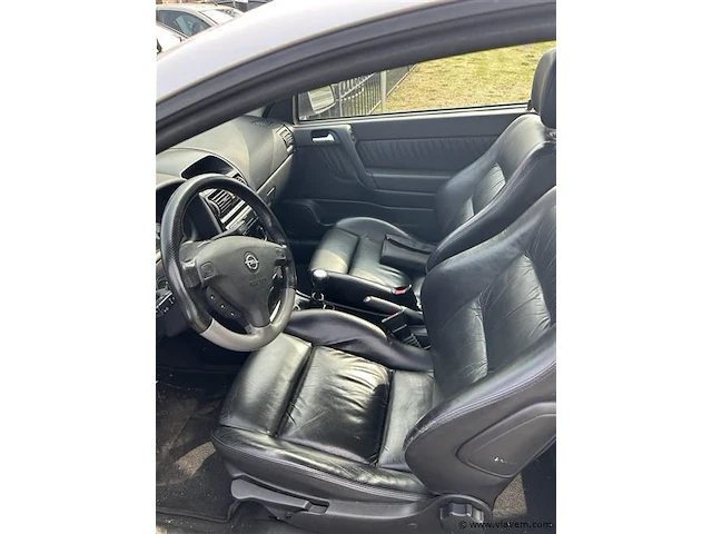 Personenauto - afbeelding 6 van  8