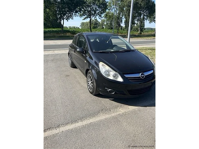 Personenauto - afbeelding 2 van  8