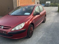 Personenauto - afbeelding 1 van  8