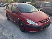 Personenauto - afbeelding 2 van  8