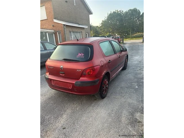 Personenauto - afbeelding 3 van  8