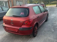Personenauto - afbeelding 3 van  8