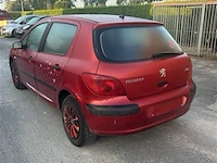 Personenauto - afbeelding 4 van  8