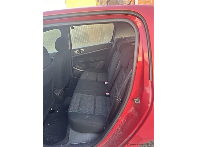 Personenauto - afbeelding 5 van  8