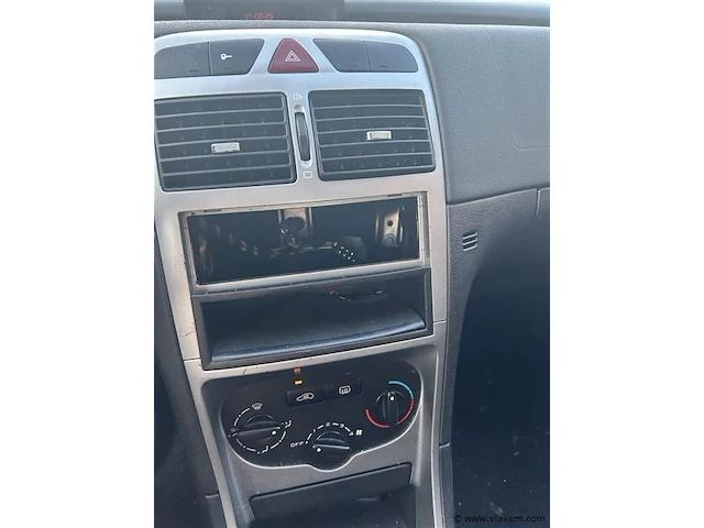 Personenauto - afbeelding 7 van  8