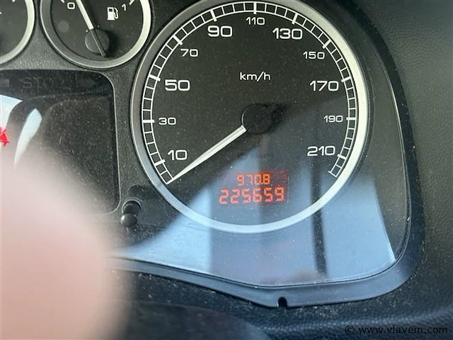 Personenauto - afbeelding 8 van  8