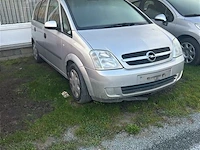 Personenauto - afbeelding 2 van  8