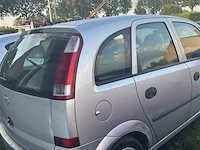 Personenauto - afbeelding 3 van  8