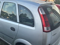 Personenauto - afbeelding 4 van  8