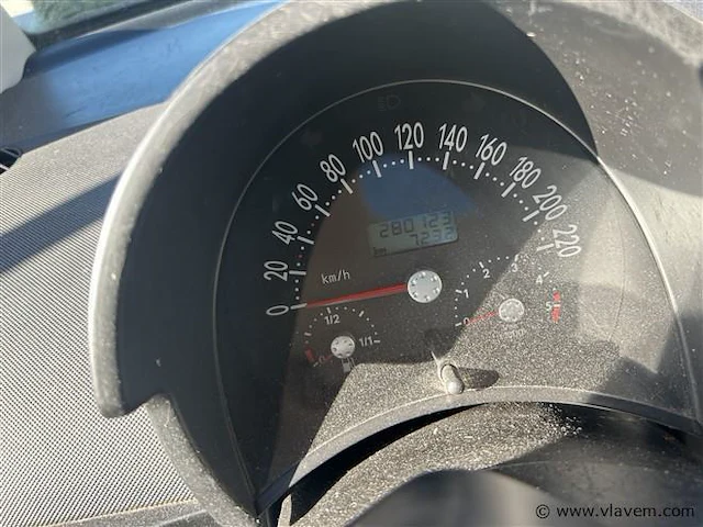 Personenauto - afbeelding 6 van  6