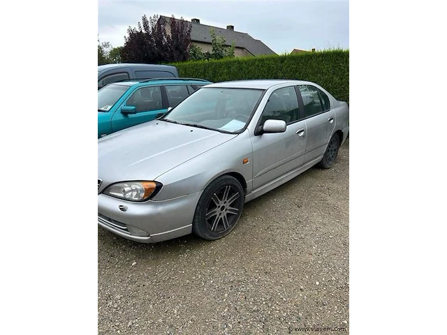 Personenauto - afbeelding 1 van  7