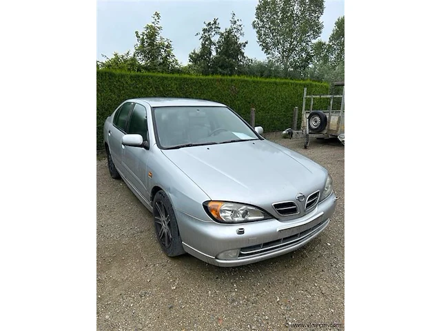 Personenauto - afbeelding 2 van  7