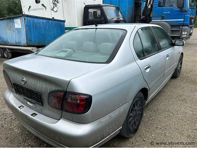Personenauto - afbeelding 3 van  7