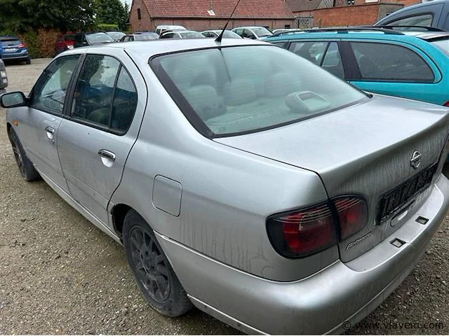 Personenauto - afbeelding 4 van  7