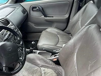 Personenauto - afbeelding 5 van  7