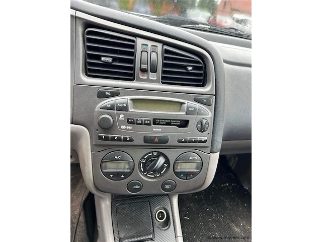 Personenauto - afbeelding 6 van  7