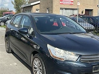 Personenauto - afbeelding 2 van  7