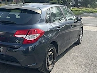 Personenauto - afbeelding 3 van  7