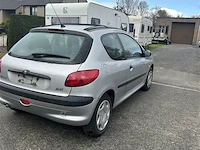 Personenauto - afbeelding 3 van  8