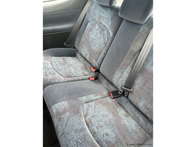 Personenauto - afbeelding 5 van  8