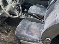 Personenauto - afbeelding 6 van  8