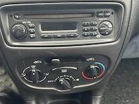Personenauto - afbeelding 7 van  8