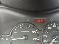 Personenauto - afbeelding 8 van  8