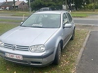 Personenauto - afbeelding 1 van  8