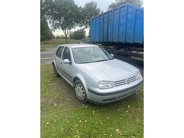 Personenauto - afbeelding 3 van  8