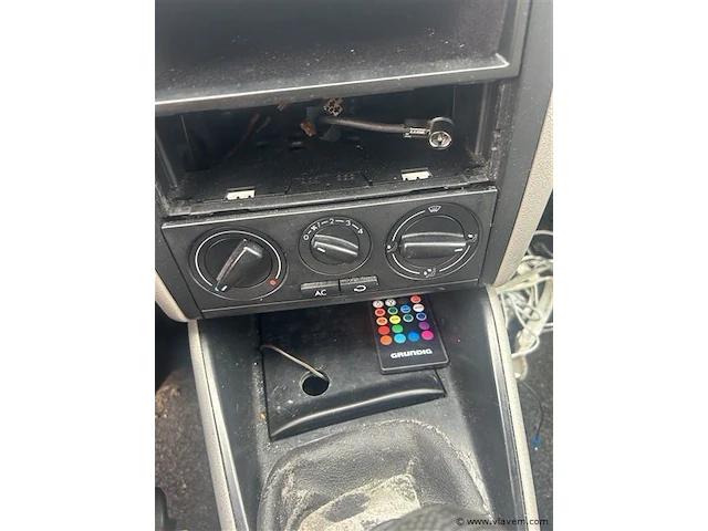 Personenauto - afbeelding 7 van  8