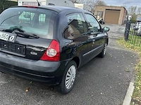 Personenauto - afbeelding 3 van  8