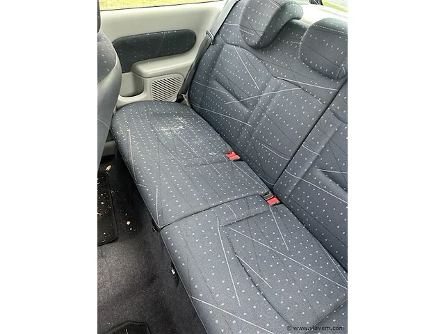 Personenauto - afbeelding 5 van  8
