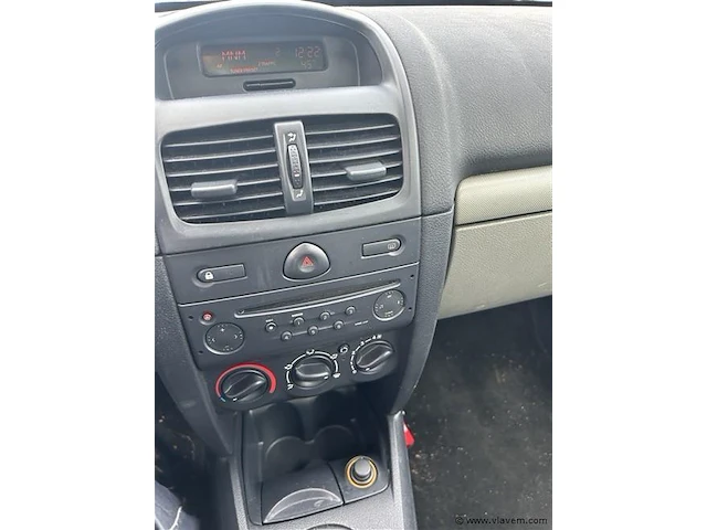 Personenauto - afbeelding 7 van  8