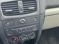 Personenauto - afbeelding 7 van  8