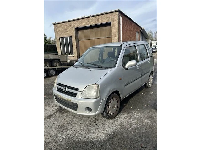 Personenauto - afbeelding 1 van  8