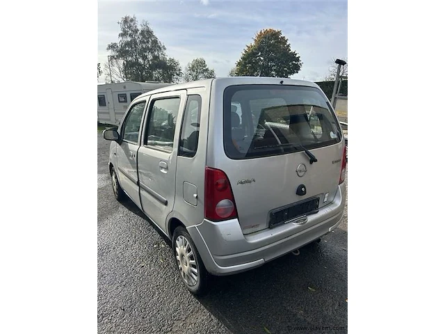 Personenauto - afbeelding 4 van  8