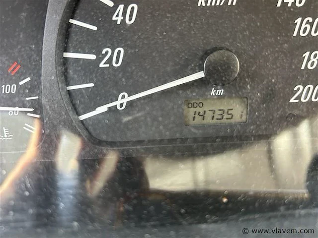 Personenauto - afbeelding 8 van  8