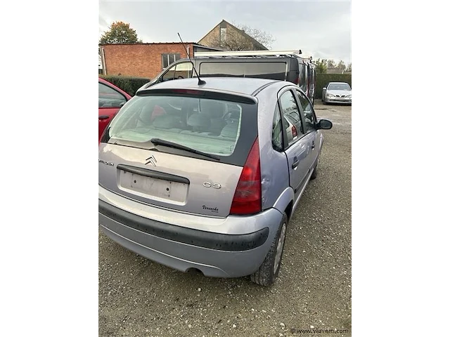 Personenauto - afbeelding 4 van  8