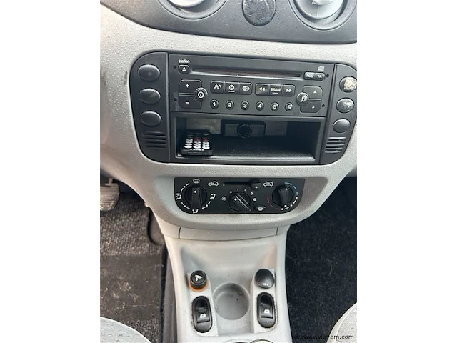 Personenauto - afbeelding 7 van  8