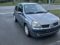 Personenauto - afbeelding 2 van  8