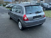 Personenauto - afbeelding 4 van  8