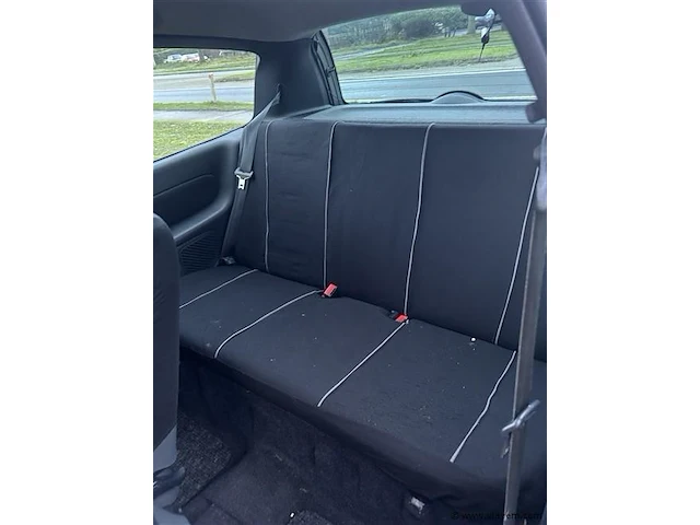 Personenauto - afbeelding 5 van  8