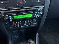 Personenauto - afbeelding 7 van  8