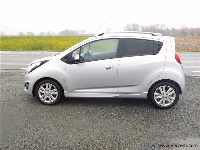 Personenauto - afbeelding 4 van  16