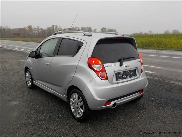 Personenauto - afbeelding 5 van  16